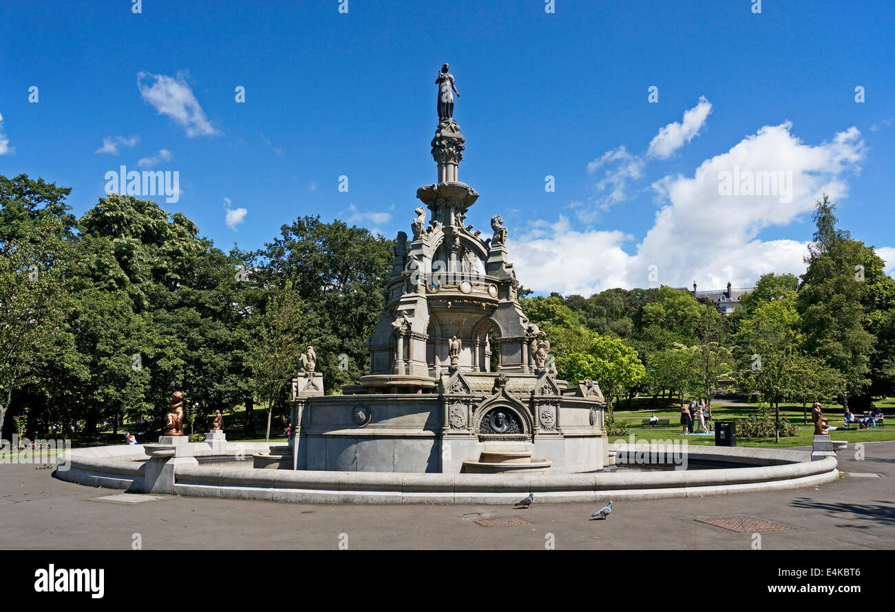 Fuente conmemorativa de Stewart en Sir Joseph Paxton diseñado parque Kelvingrove en el West End de Glasgow, Escocia Foto de stock