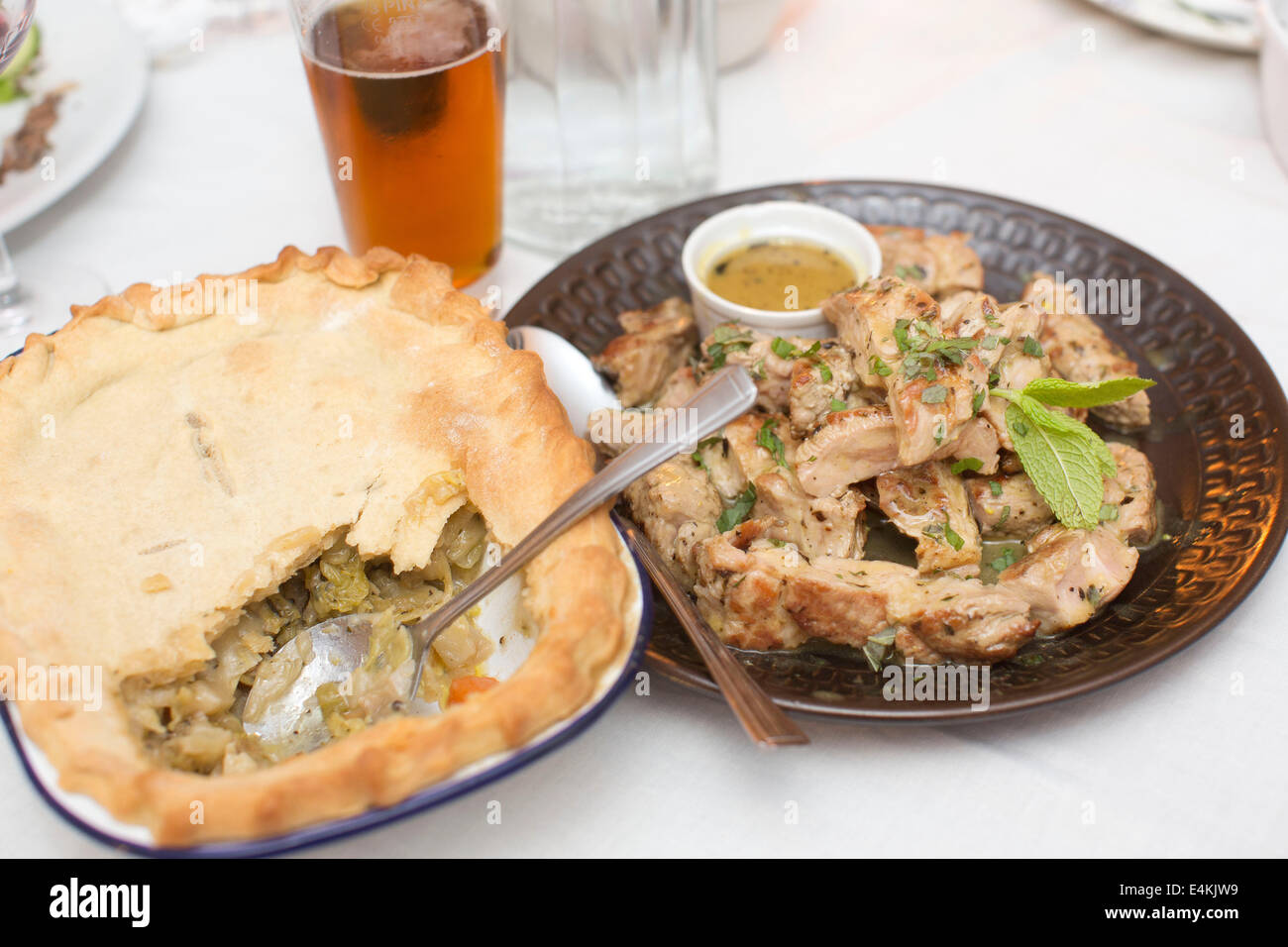 Estimado Sr.espectador! La cena la producción teatral del siglo XVIII por David Simons y Michaela Delmonte, Londres, Inglaterra, Reino Unido. Foto de stock