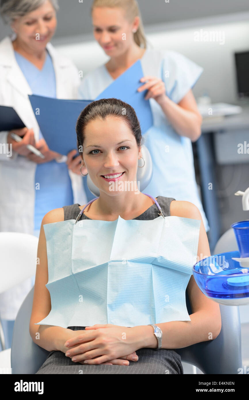 Silla de asistente dental fotografías e imágenes de alta resolución - Alamy