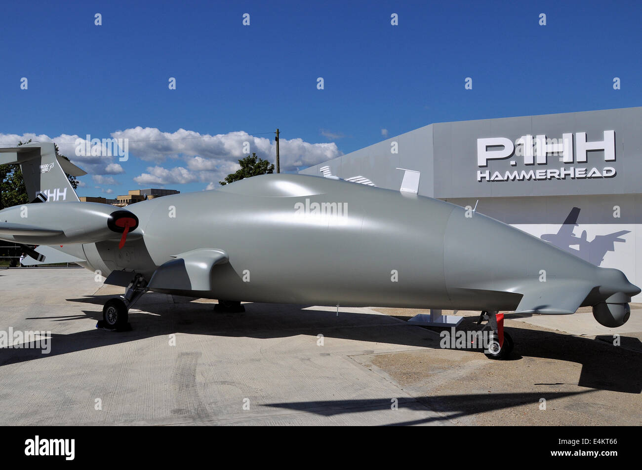 Piaggio P.1HH Hammerhead drone militar en la Farnborough International  Airshow. Feria de armas Fotografía de stock - Alamy