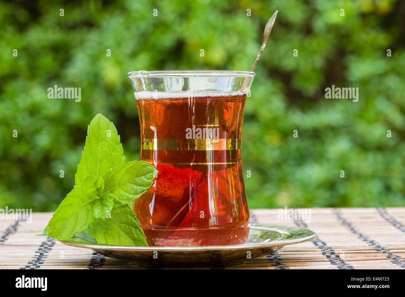 Té de Menta árabe es una tradicional bebida refrescante Fotografía de