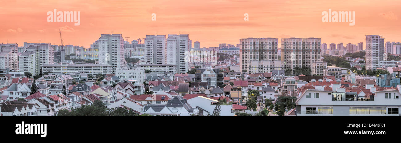 Kembangan Zona residencial privado y público en Singapur en la madrugada Amanecer Panorama Foto de stock