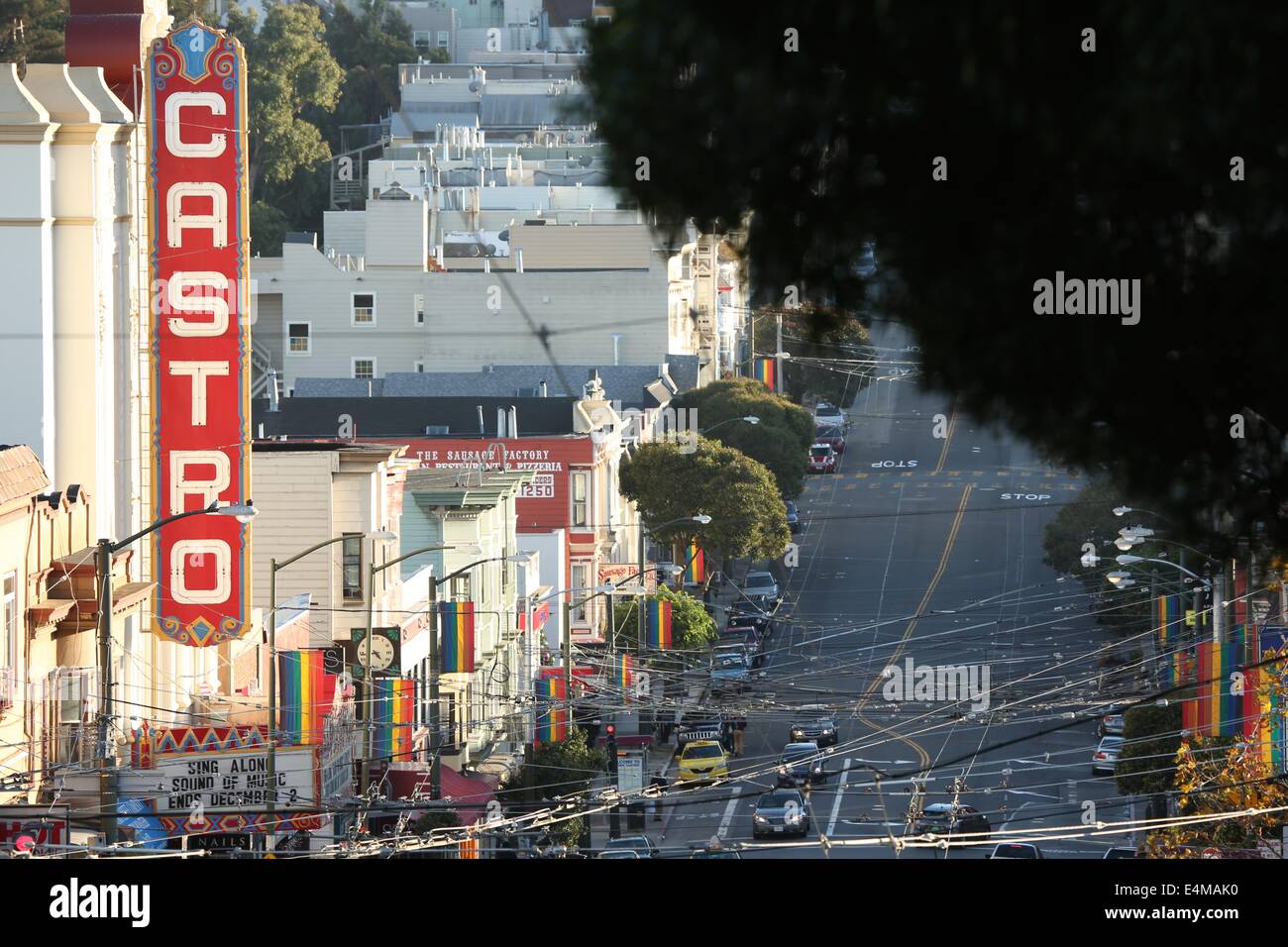 El cine de Castro es el punto focal del barrio de Castro en San Francisco,  California Fotografía de stock - Alamy