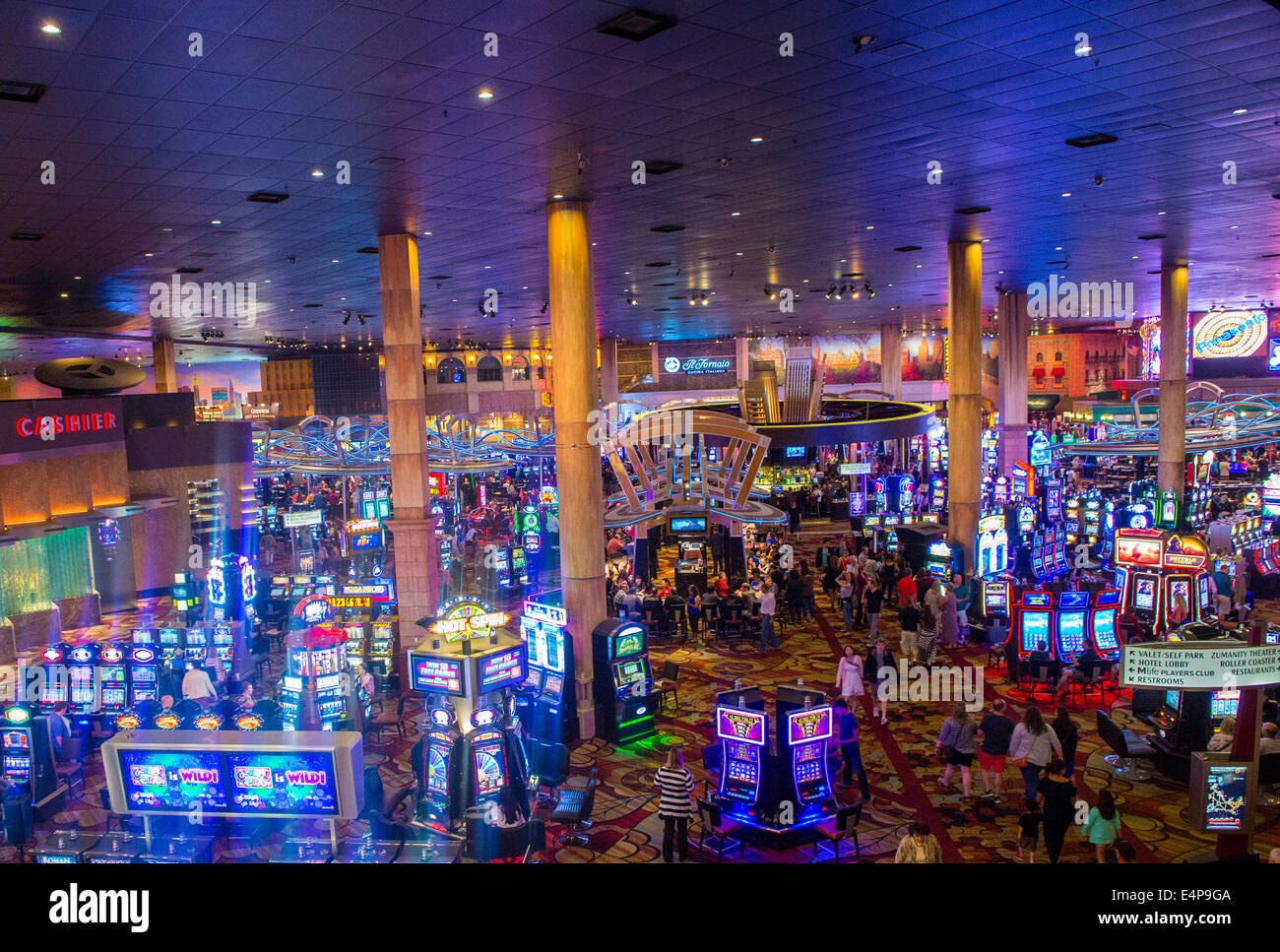 El interior del New York-New York Hotel & Casino en Las Vegas Foto de stock