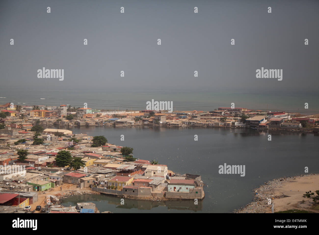 Angola, Luanda, la vida en la ciudad costera de África Foto de stock