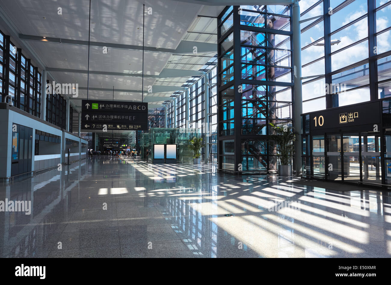 Aeropuerto moderno interior Foto de stock