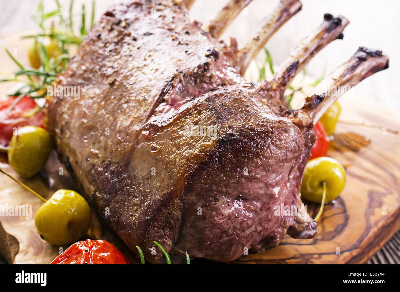 Rack de venado asado Fotografía de stock - Alamy