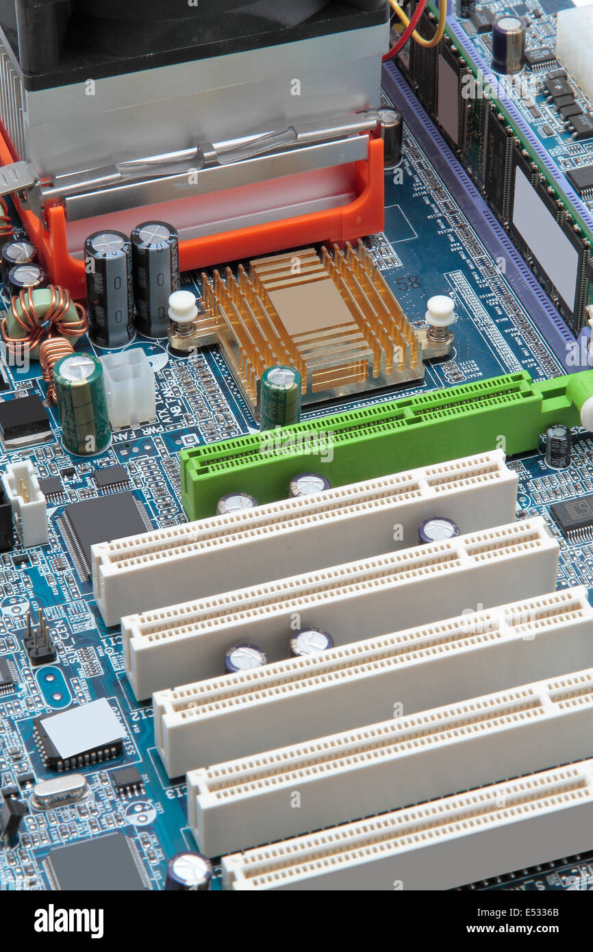 Fotografía en primer plano de la parte de una motherboard Foto de stock