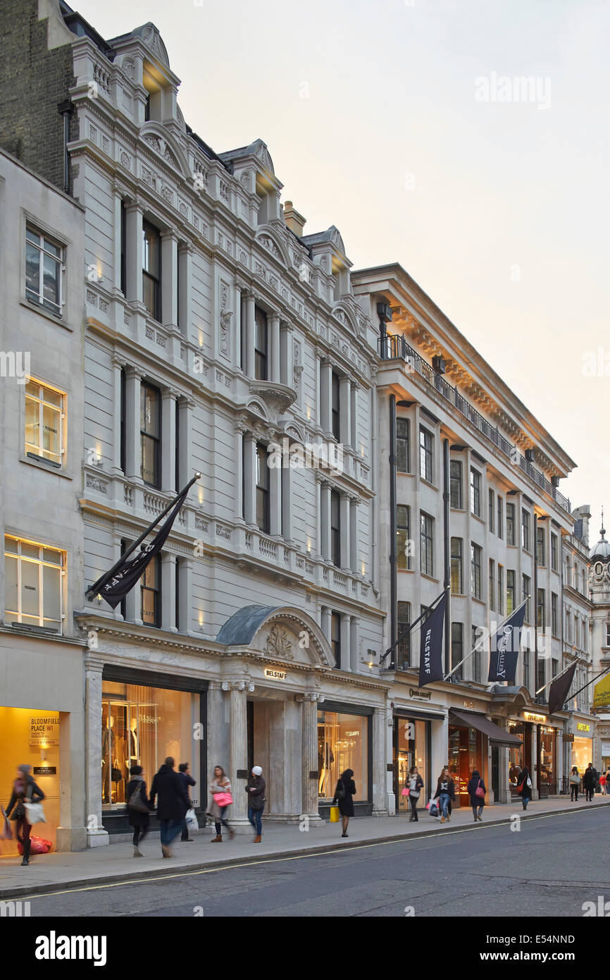 135 New Bond Street Belstaff Londres Reino Unido arquitecto John McAslan &  Partners 2014 perspectiva y la fachada de la calle Fotografía de stock -  Alamy