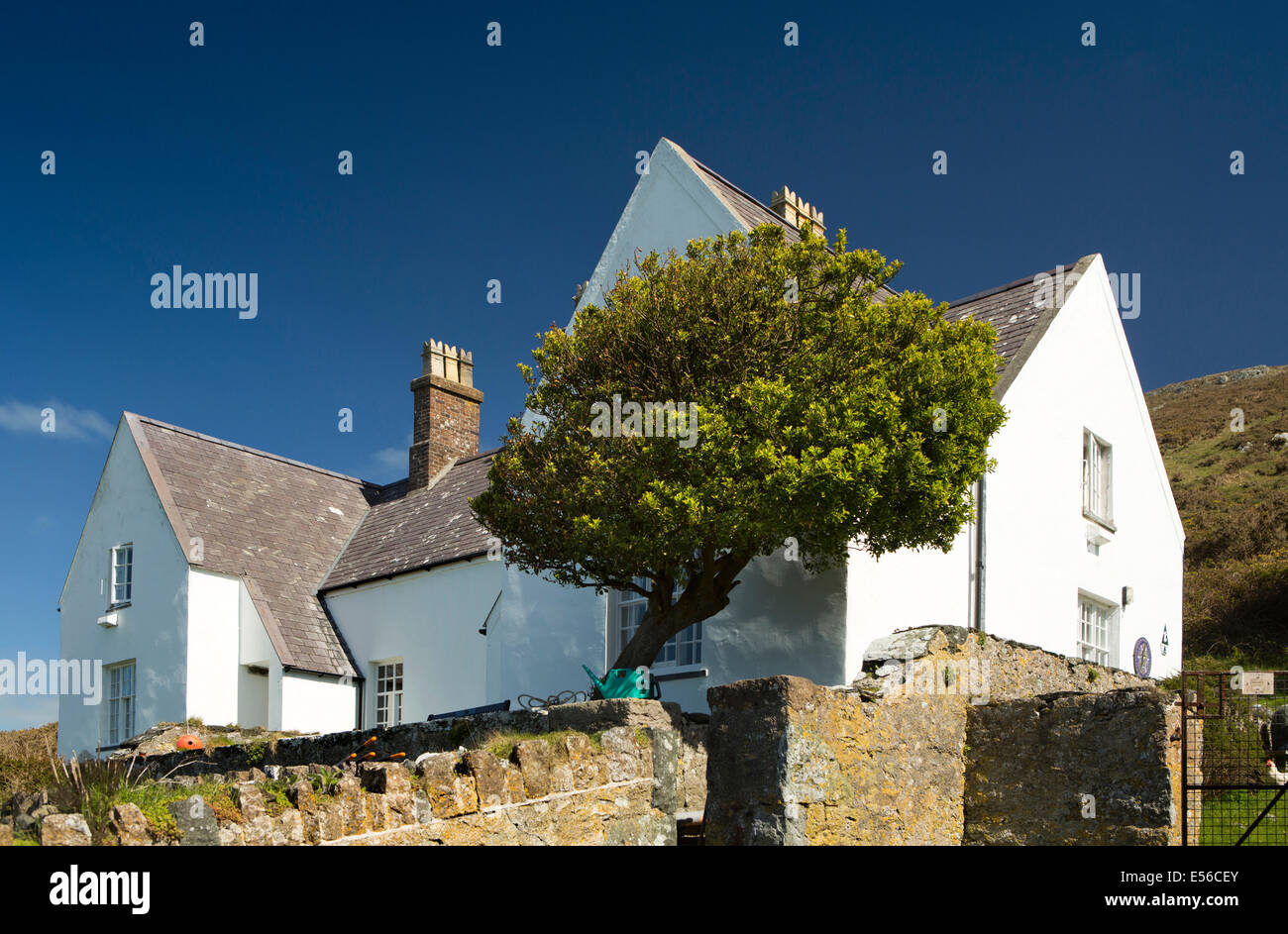 Reino Unido, el País de Gales, Gwynedd, Península de Lleyn, Isla Bardsey Cristin, Observatorio de Aves Foto de stock