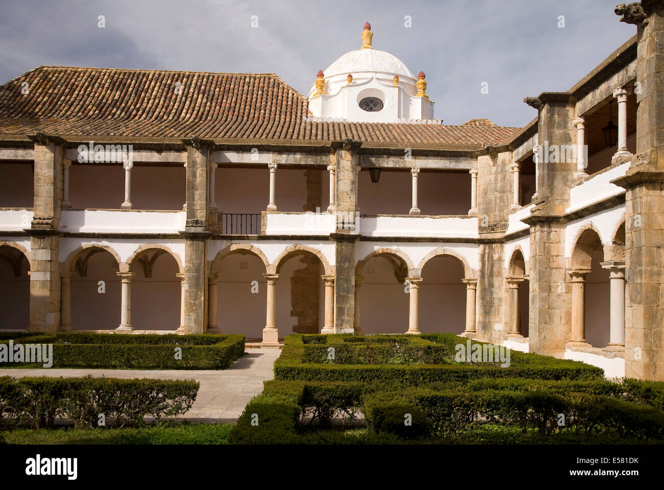 Antiguo convento de Nossa Senhora da Assunção, Faro, Algarve, Portugal Foto de stock