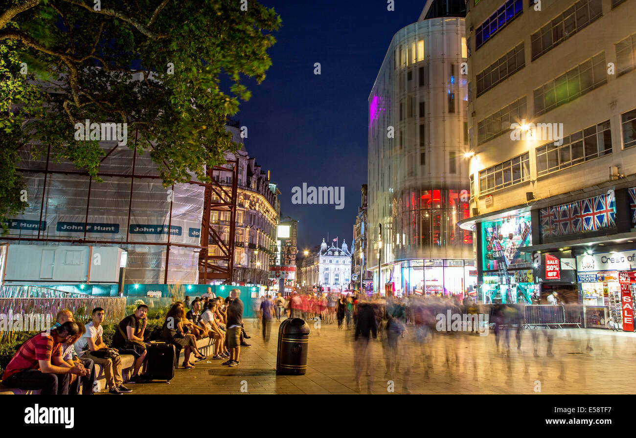 Noche de Leicester Square, Londres, Gran Bretaña. Foto de stock