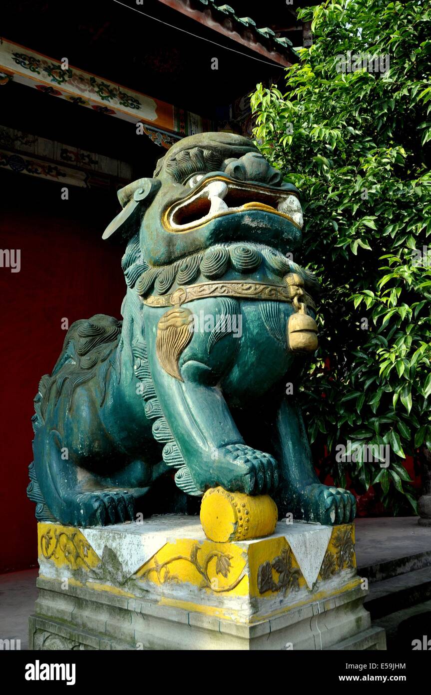 Perro estatua de china fotografías e imágenes de alta resolución - Alamy