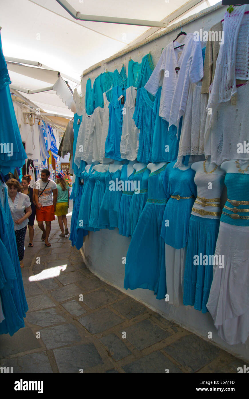 Compras de ropa islas griegas fotografías e imágenes de alta resolución -  Alamy
