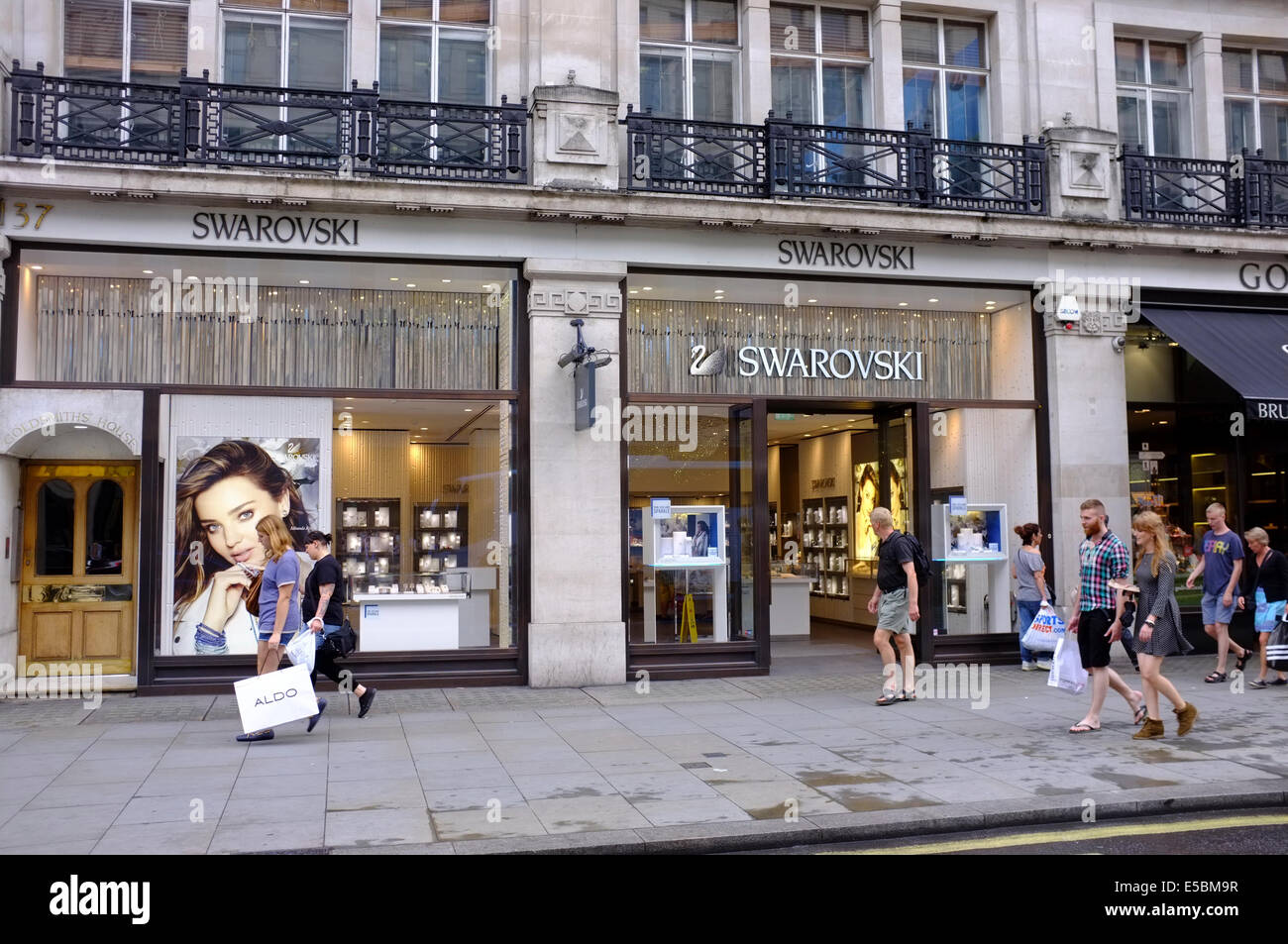 SWAROVSKI joyería tienda en Regent Street, Londres Fotografía de stock -  Alamy