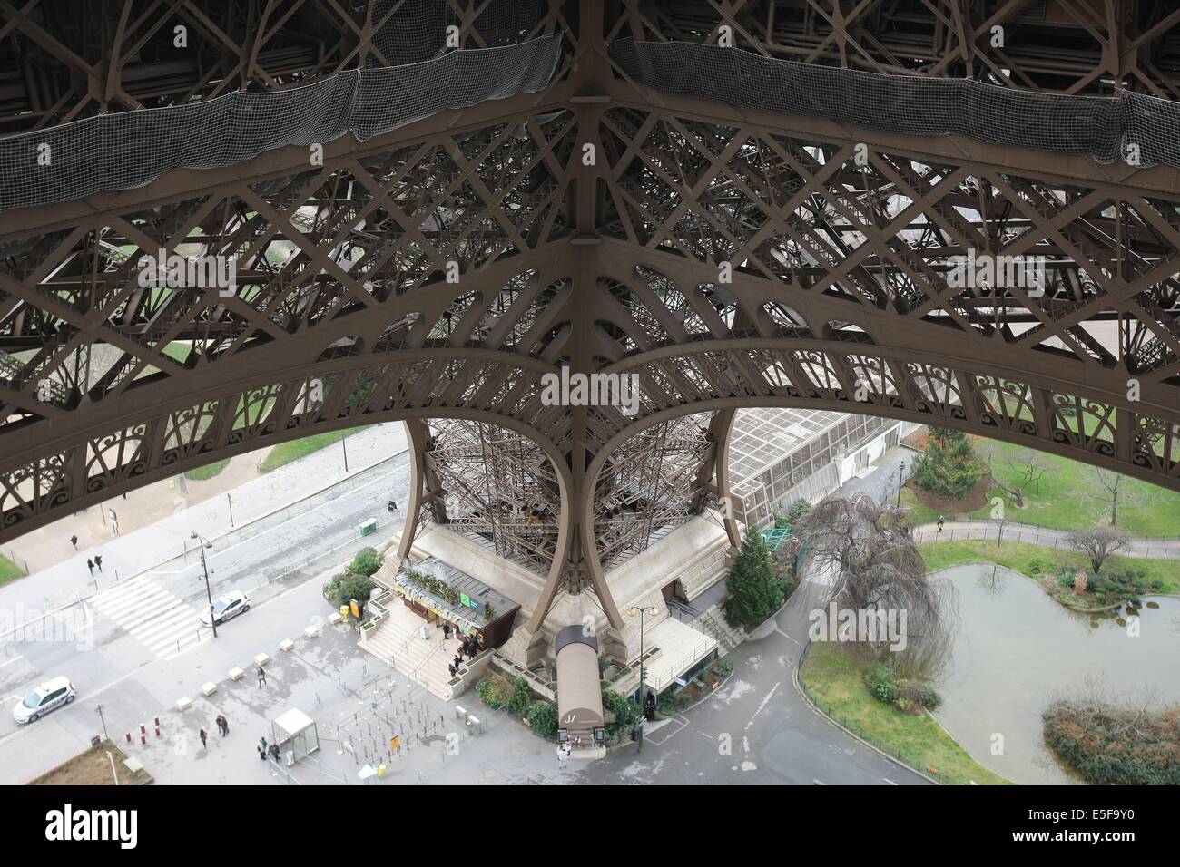 pilier sud tour eiffel