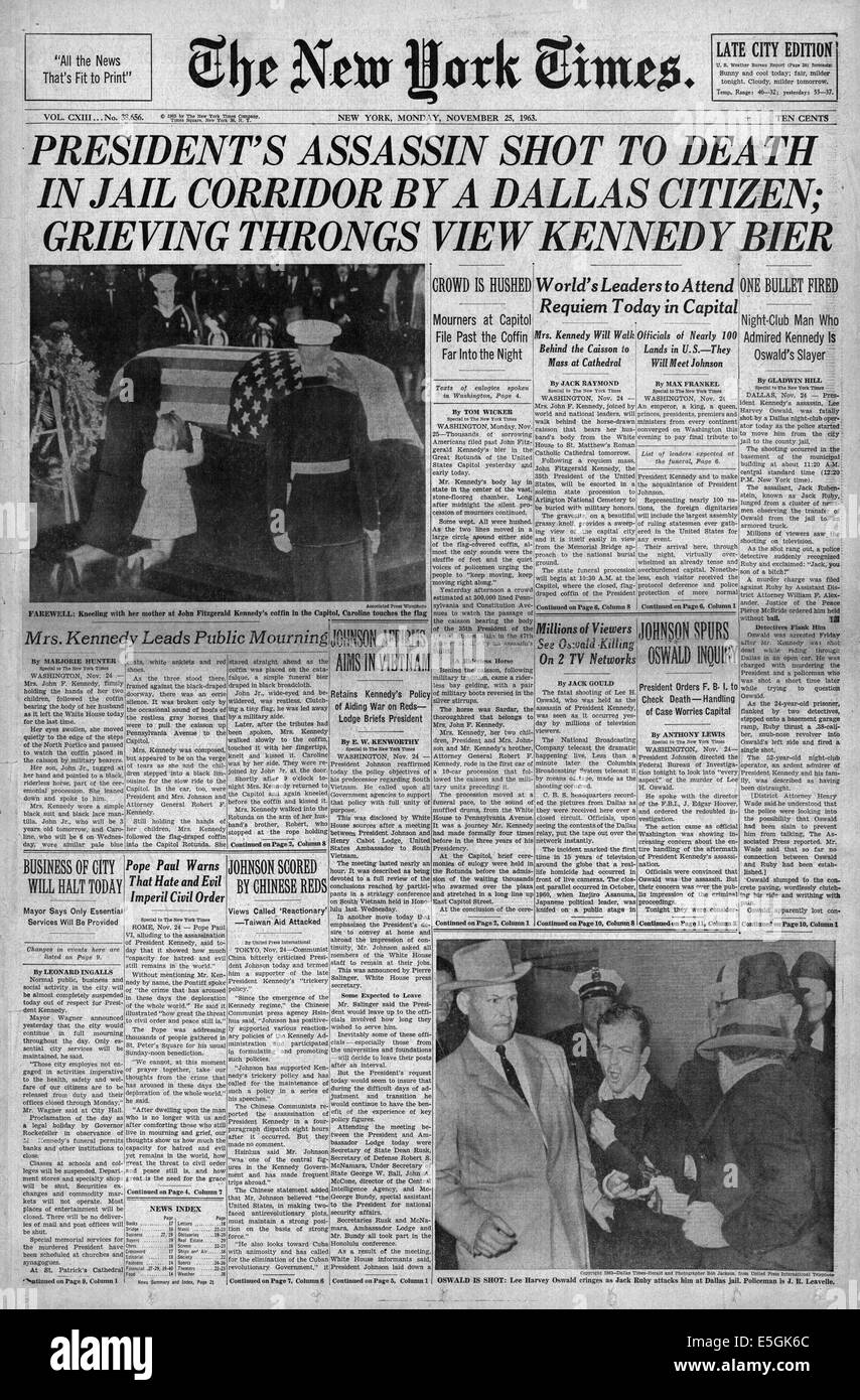 1963 New York Times Informes Front page el rodaje de Lee Harvey Oswald por Jack Ruby en Dallas Foto de stock