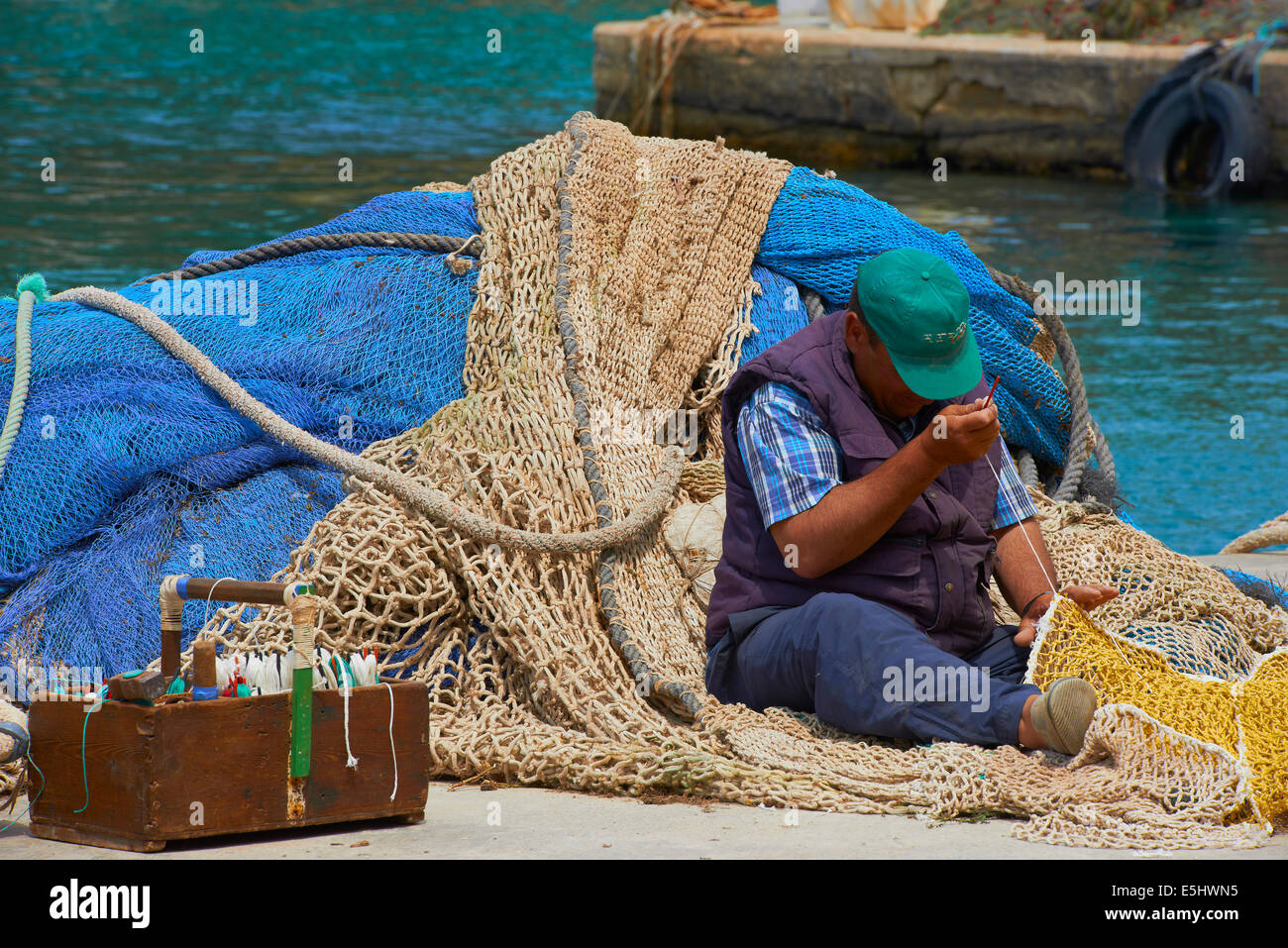 Reparación red de pesca 