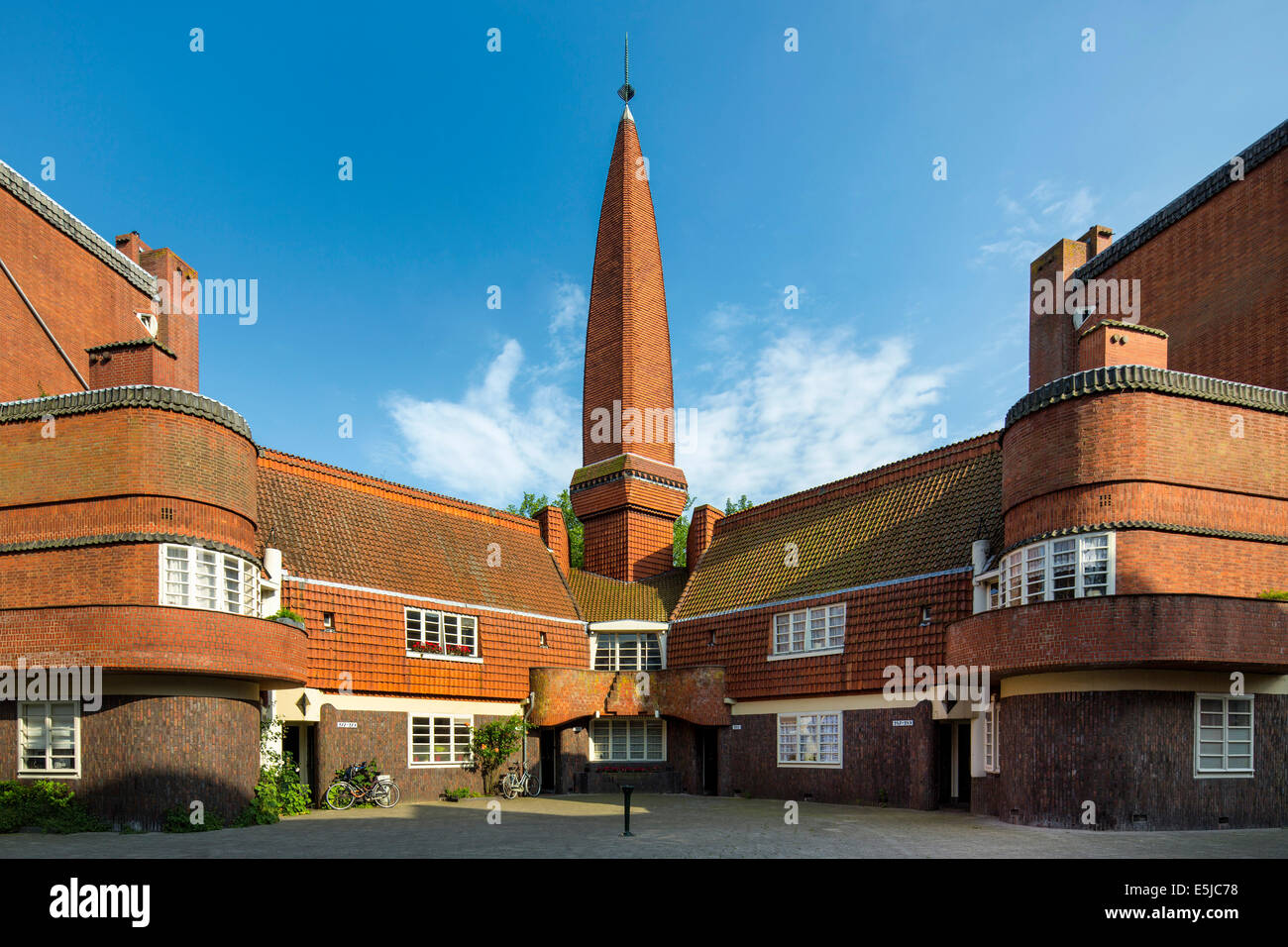Países Bajos, Amsterdam, estilo de arquitectura llamado la Escuela de Amsterdam, Holanda