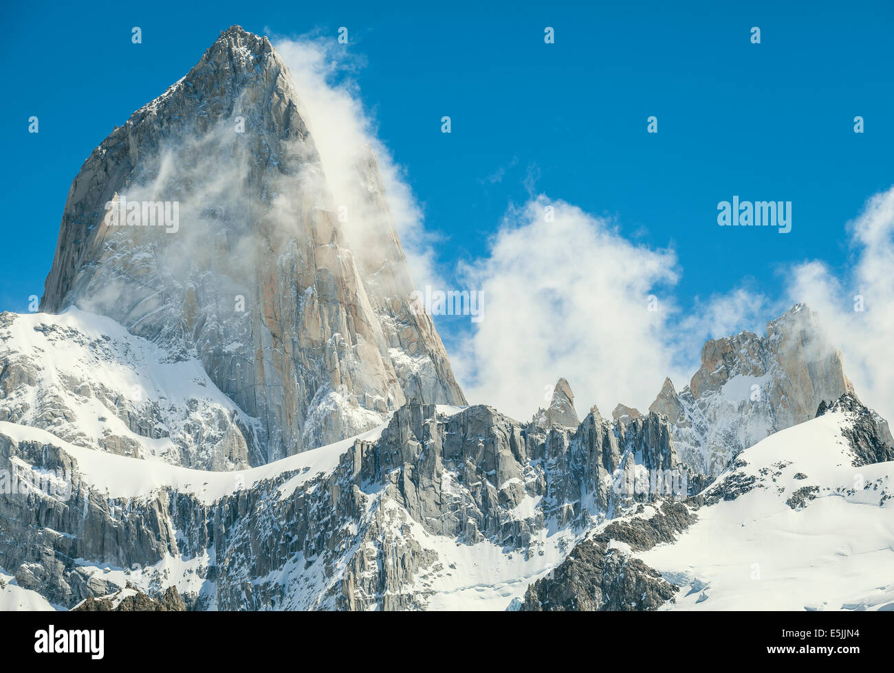 Monte Fitz Roy, el Parque Nacional Los Glaciares, Patagonia, Argentina Foto de stock