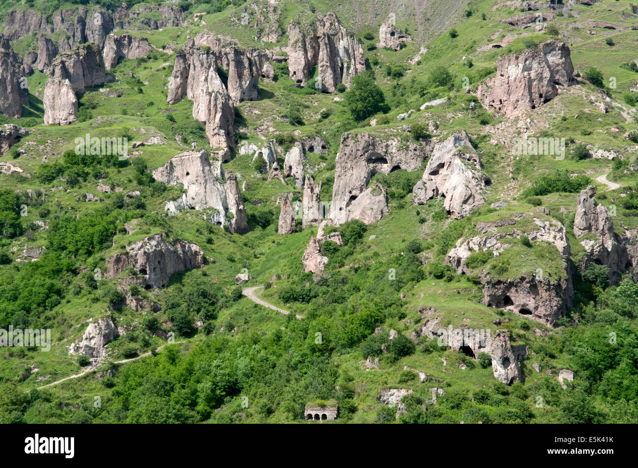 Cueva khndzoresk asentamiento, armenia Foto de stock