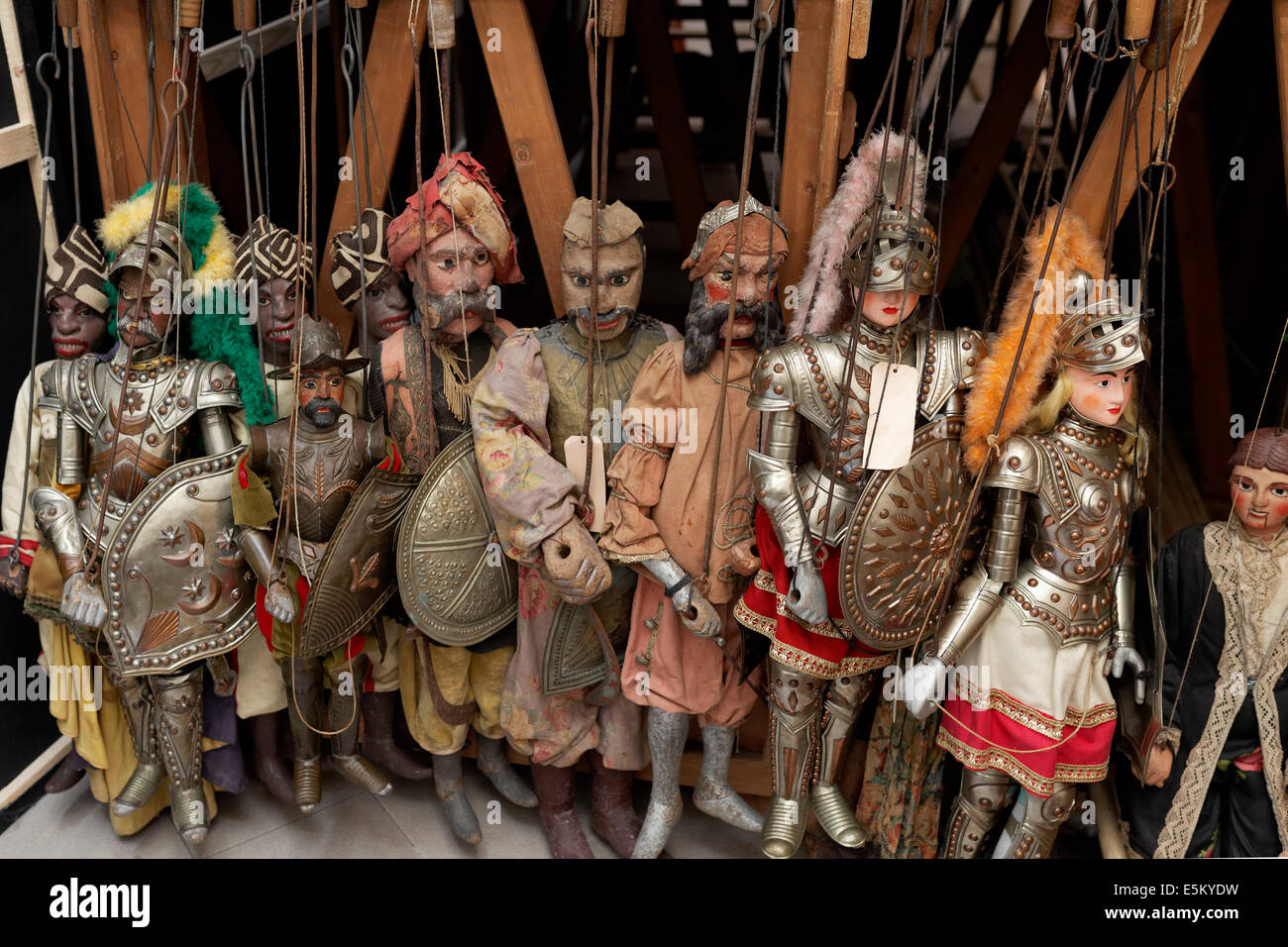 Histórico teatro de títeres, sicilianas u Opera dei Pupi