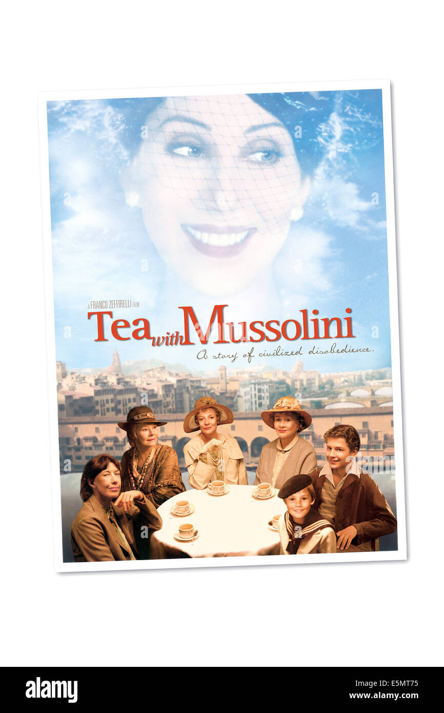 Té con Mussolini, (superior): Cher, (en el sentido de las agujas del reloj desde la parte inferior izquierda): Lily Tomlin, Judi Dench, Maggie Smith, Joan Plowright, Baird Foto de stock