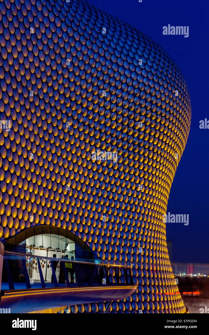 Edificio de Selfridges en la penumbra, Birmingham, West Midlands, Inglaterra, Reino Unido, Europa Foto de stock