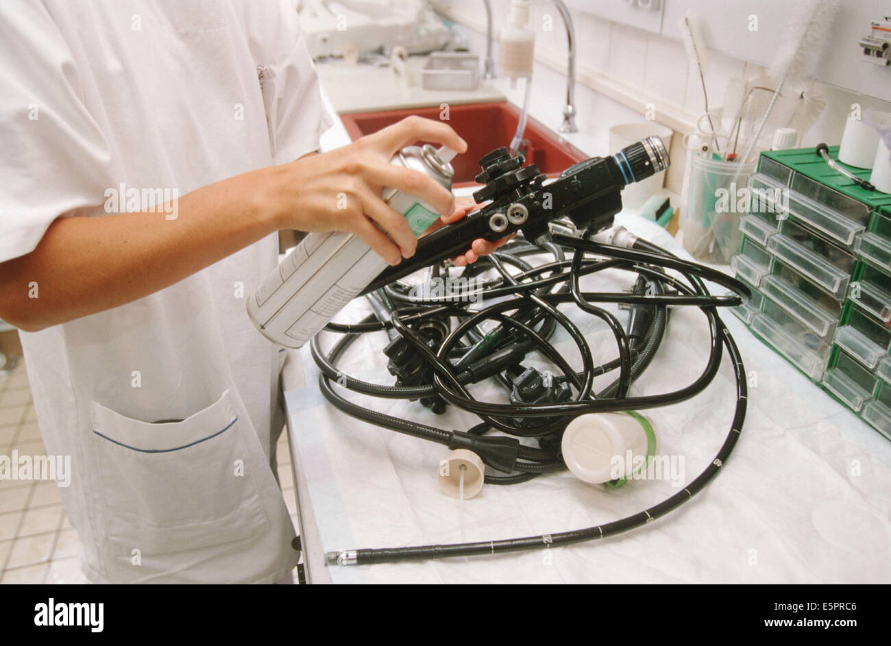 Desinfección de equipos médicos y quirúrgicos, endoscopio Fotografía de  stock - Alamy