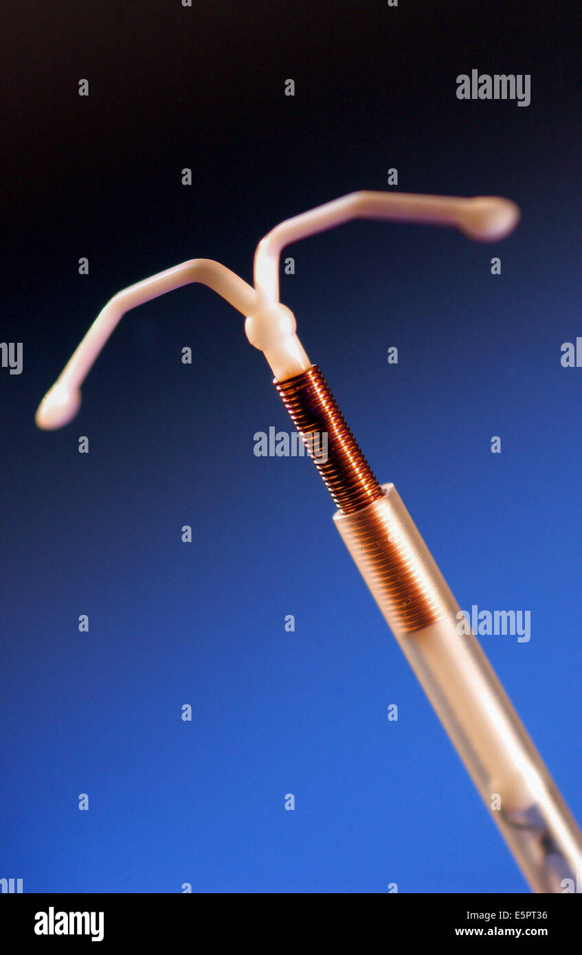 Anticonceptivo intrauterino fotografías e imágenes de alta resolución