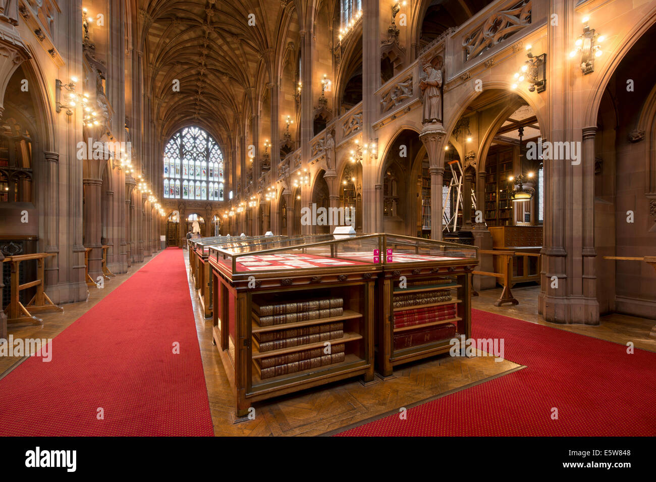 La histórica sala de lectura dentro del grado que enumeré John Rylands Library edificio de Deansgate, Manchester (uso Editorial solamente). Foto de stock