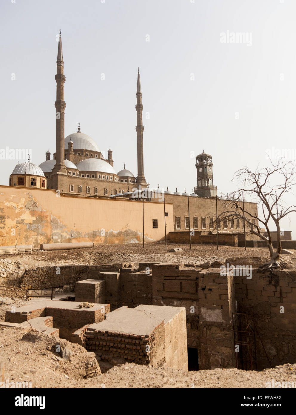 La excavación arqueológica en las excavaciones de la Mezquita de Alabastro o Mezquita de Muhammad Ali Pasha, El Cairo, Egipto Foto de stock