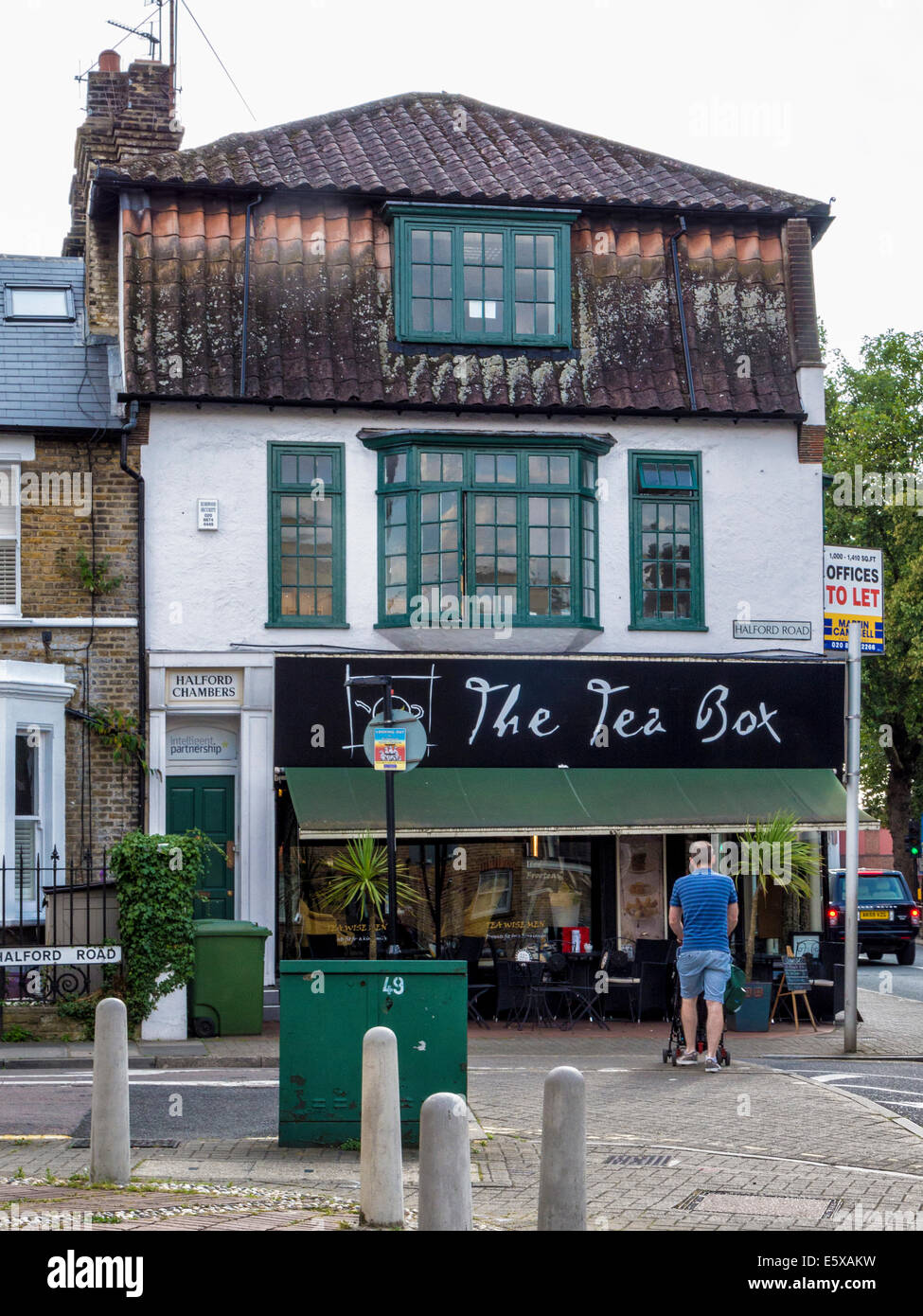 La caja de Té tienda de té ofrece una amplia colección de hojas sueltas para bebedores de té de té - Richmond upon Thames, Surrey, Londres Foto de stock