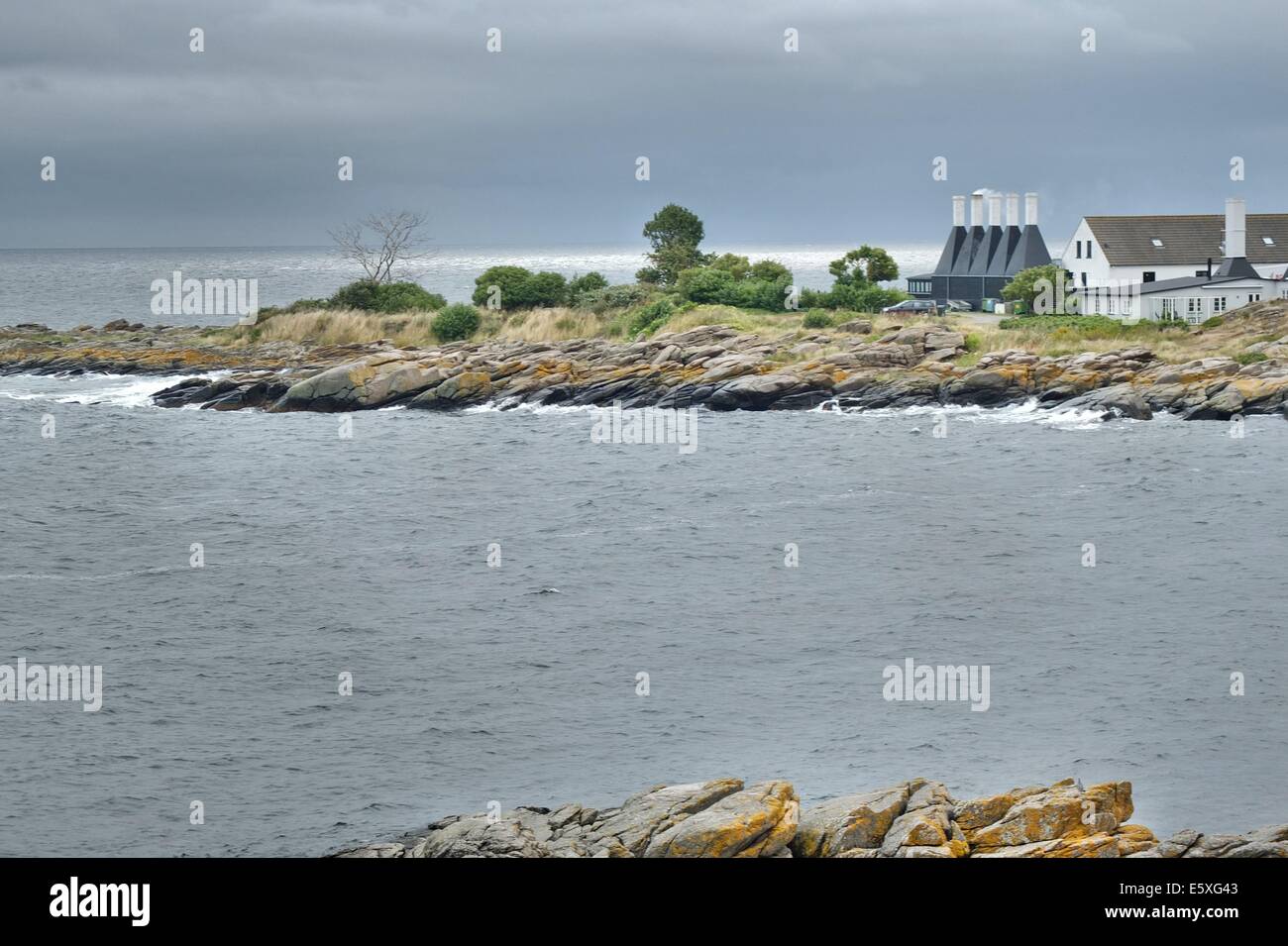Dinamarca, la isla de Bornholm fotografías tomadas entre el 1 y el 5 de agosto de 2014. Foto: Arenque smokehouse en la ciudad Svaneke Foto de stock
