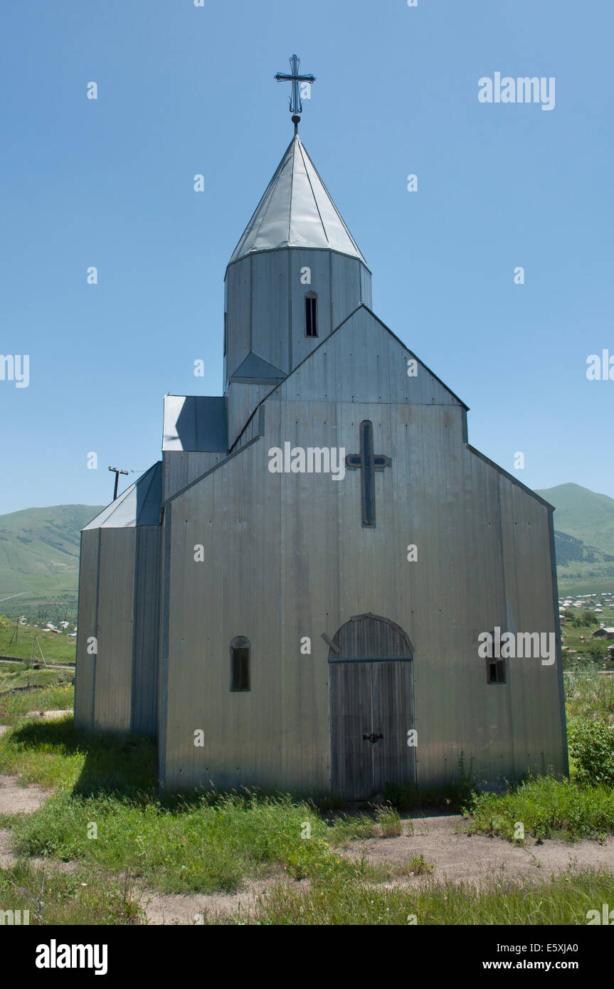 Iglesia de metal en el cementerio, Spitak, Armenia Foto de stock