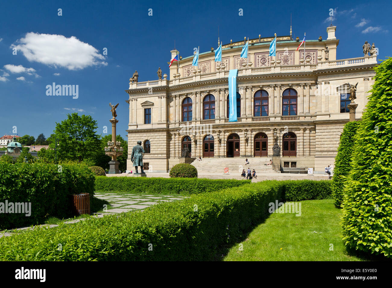 El Rudolfinum, Palachovo náměstí, Staré Město, Praha, Česká republika Foto de stock