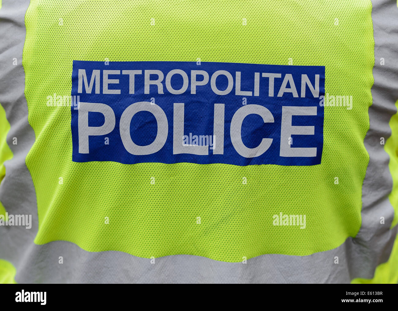 Oficial de la Policía Metropolitana, Vista trasera, cerca. Foto de stock
