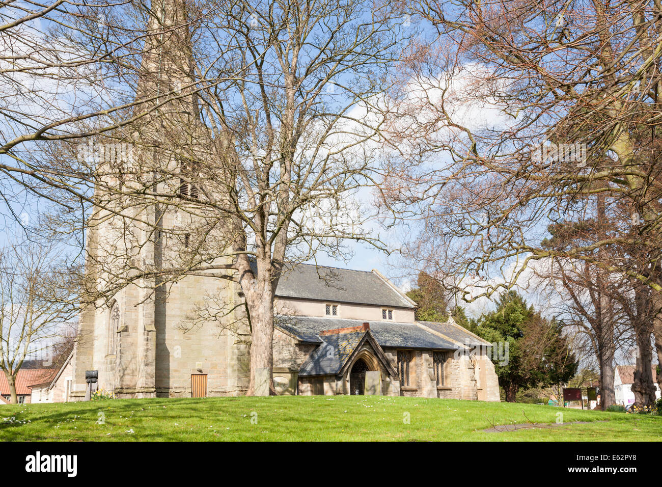 Todos los Santos C de e Iglesia, la iglesia de la aldea en Cotgrave, Nottinghamshire, Inglaterra, Reino Unido. Foto de stock