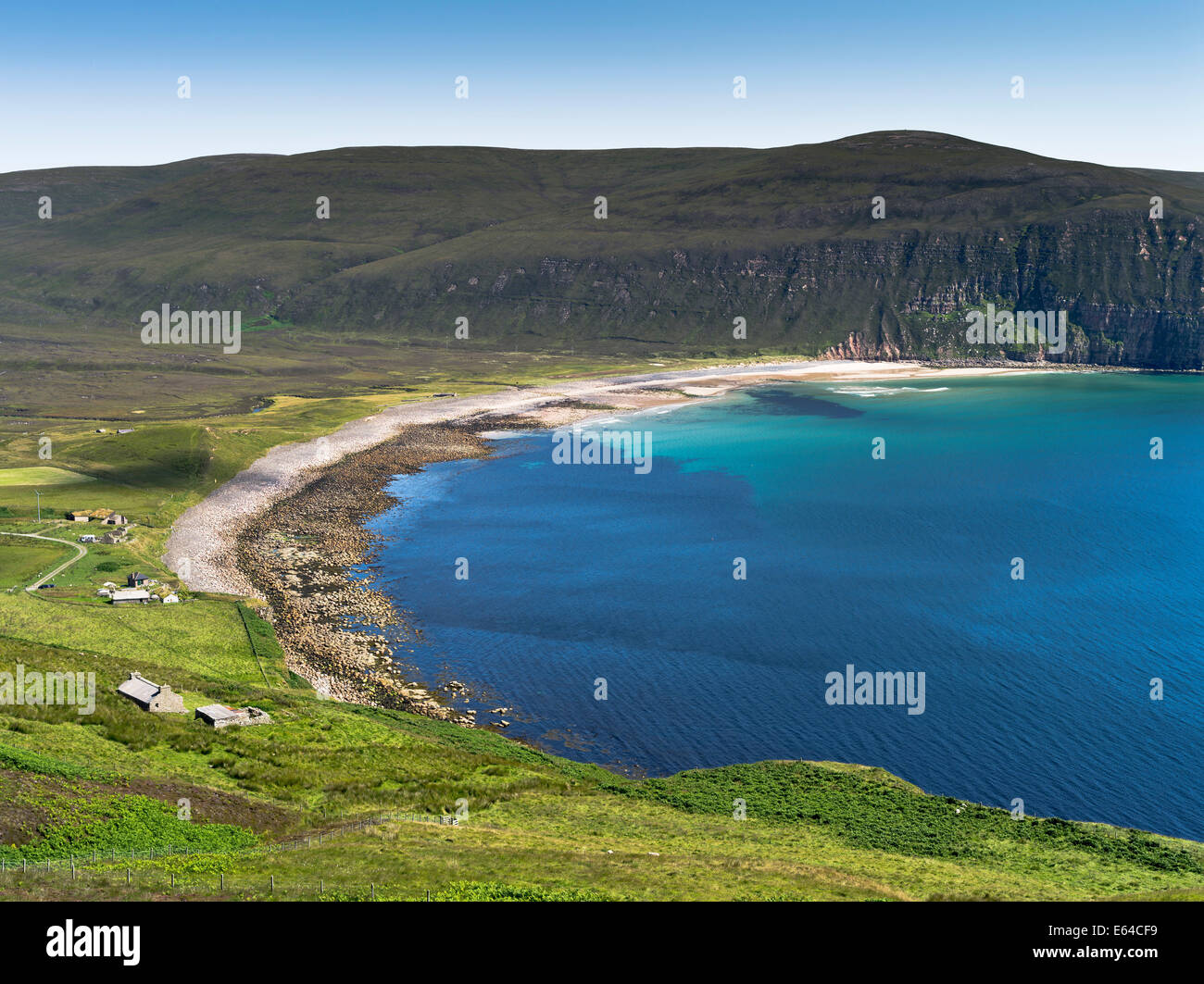 dh Rackwick Bay HOY ORKNEY bahía Orkney playa paisaje islas vista aérea costa isla de escocia paisaje Foto de stock