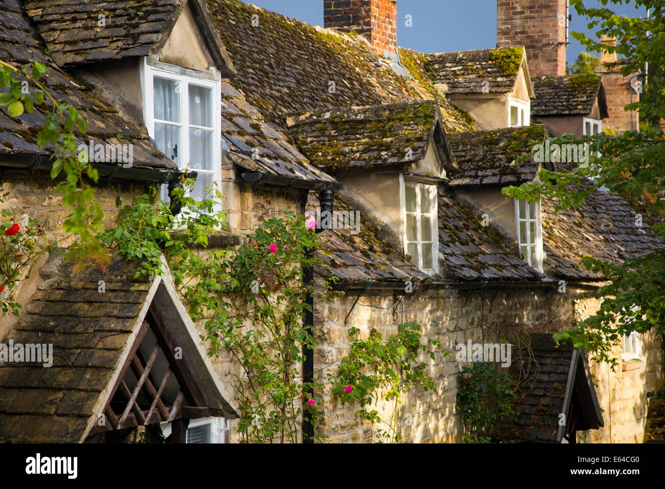 Fila de casitas en Winchcombe, Gloucestershire, Inglaterra Foto de stock