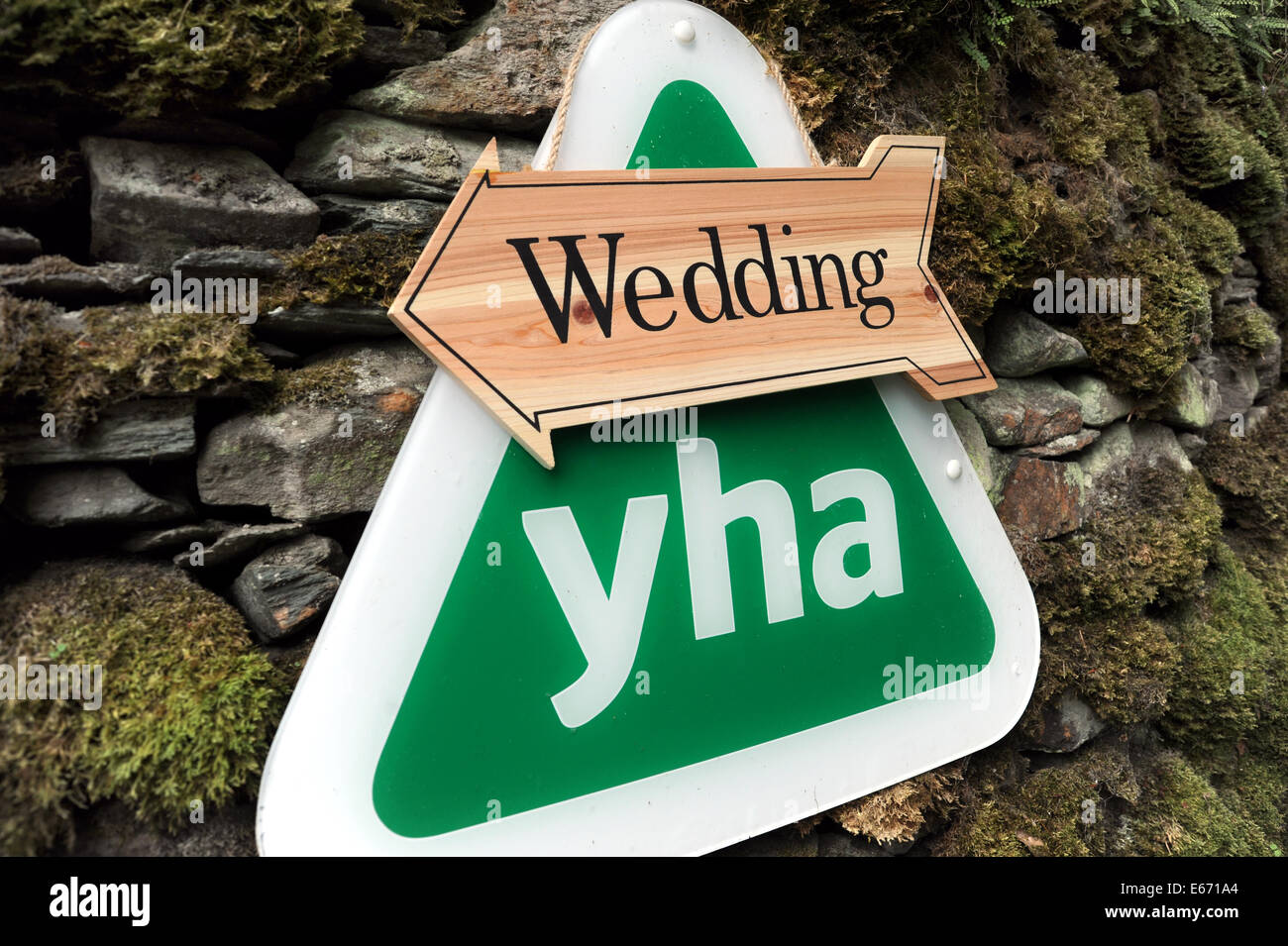 Asociación de Albergues Juveniles de firmar con dirección de bodas firmar RE YHA inusual lugares de la boda lugares lugares casado matrimonio UK Foto de stock