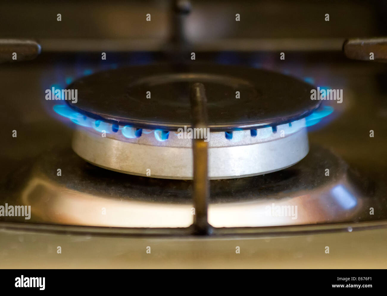 Cocinar en la estufa de gas propano de montaña Fotografía de stock - Alamy