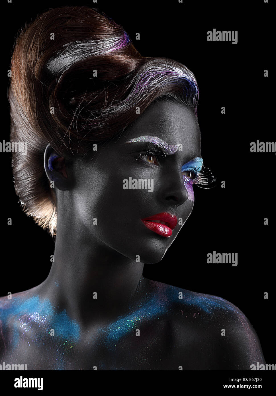 Maquillaje corporal fotografías e imágenes de alta resolución - Alamy
