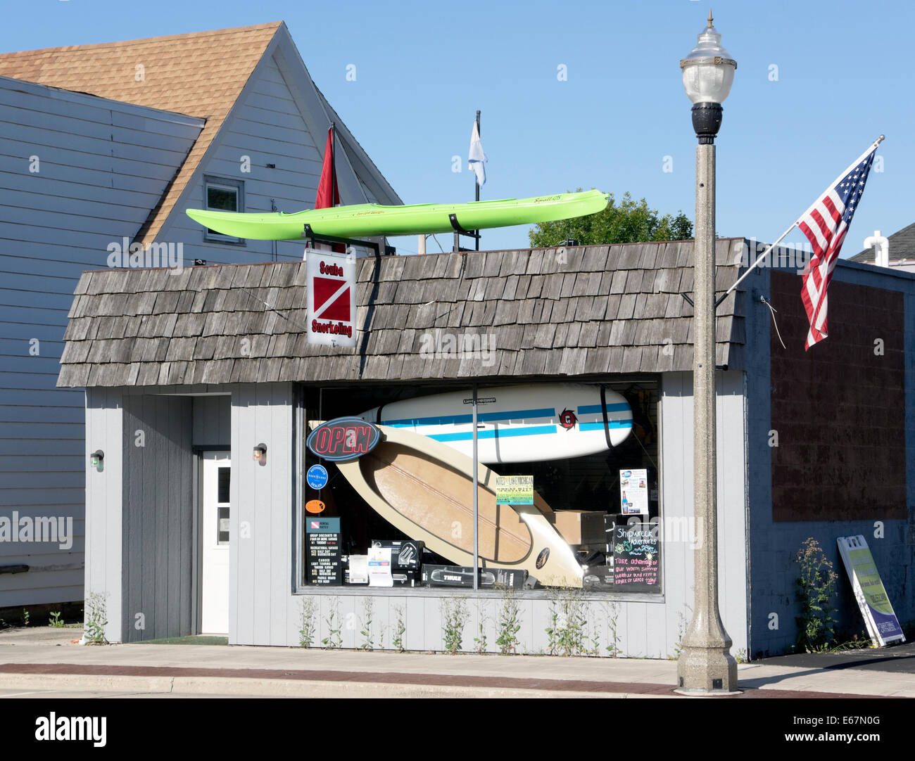 Tienda de deportes de agua en Dos Ríos, Wisconsin con buceo, snorkel y kayak en venta y alquiler Foto de stock
