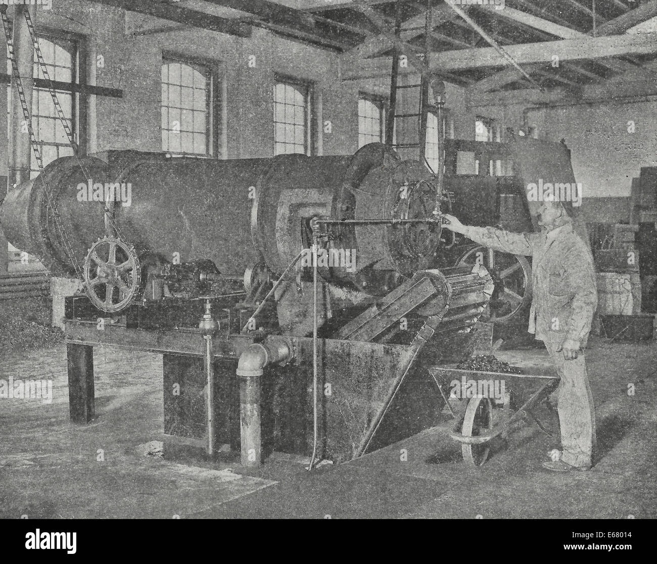 El suministro de combustible final del horno, circa 1909 Foto de stock
