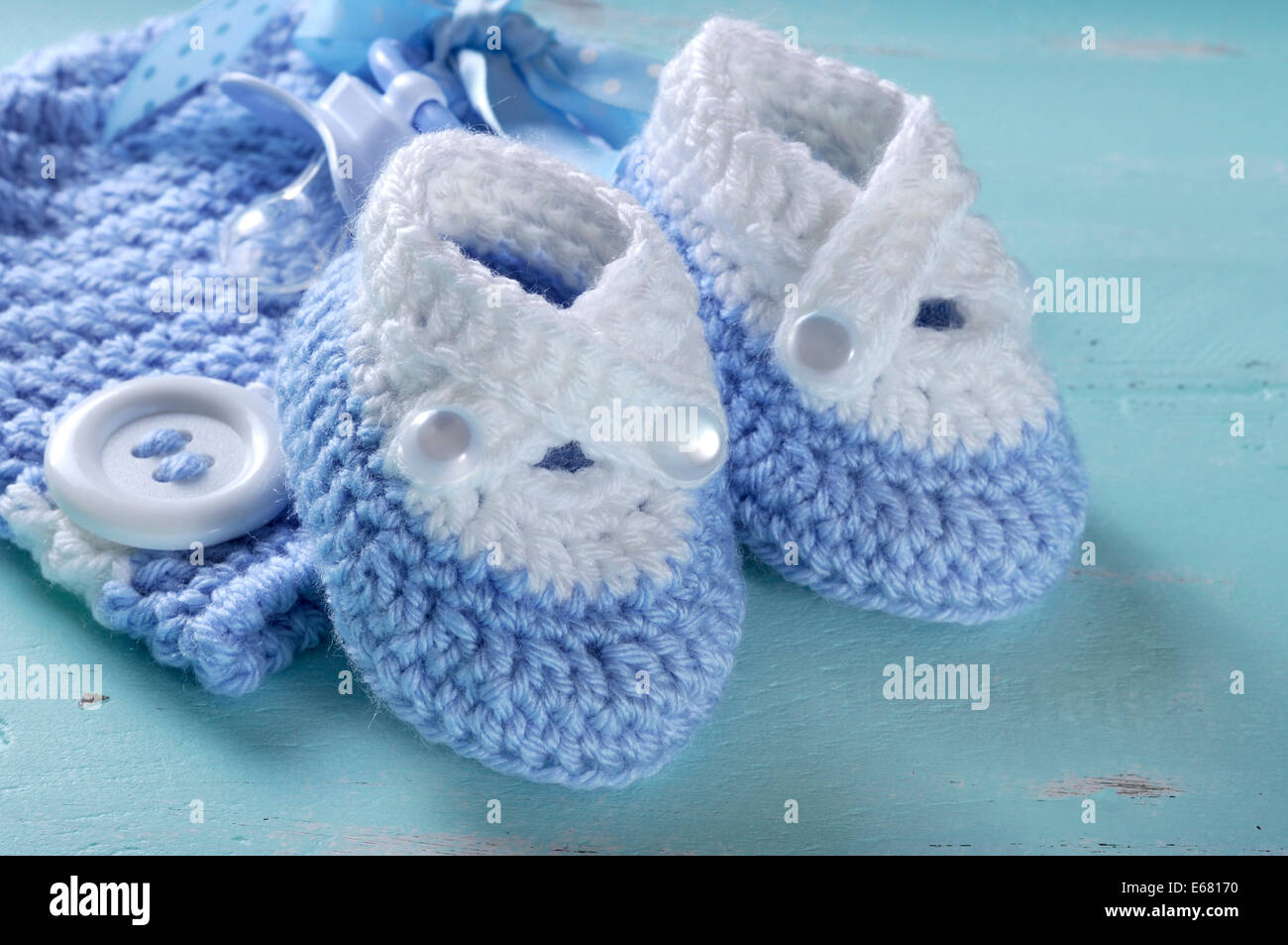 Botines de lana azul fotograf as e im genes de alta resoluci n Alamy
