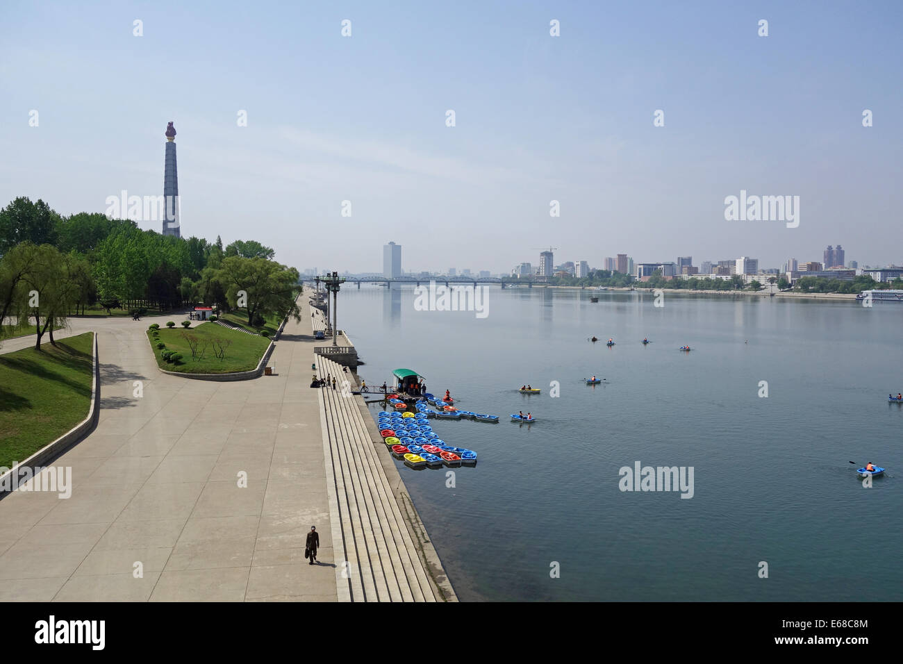 Río Taedong, Pyongyang, Corea del Norte Foto de stock
