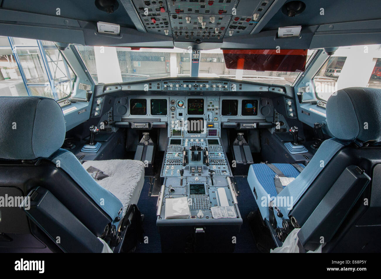 Cabin airbus fotografías e imágenes de alta resolución - Alamy