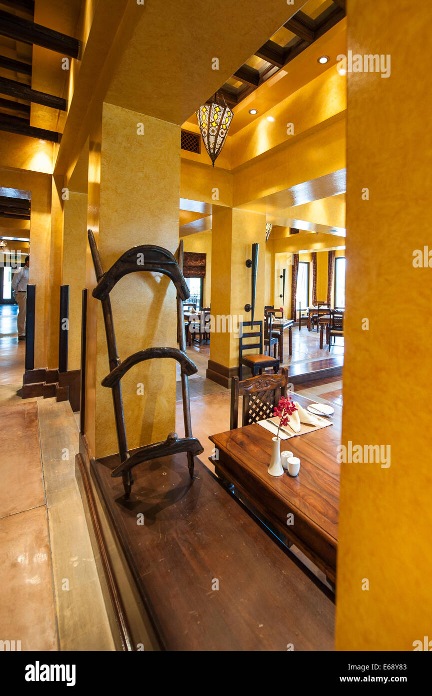 Comedor restaurante en el Bab Al Shams Desert Resort & Spa. Dubai, Emiratos Árabes Unidos, EAU. Foto de stock