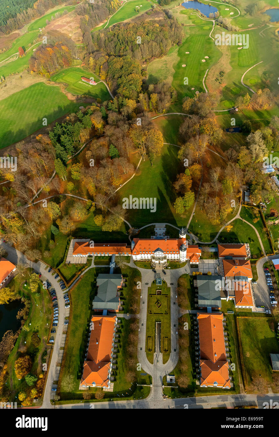 Vista aérea, Radisson Blu Resort Schloss Fleesensee, Scandinavian Golf Club en Göhren-Lebbin Müritz, Lake District Foto de stock